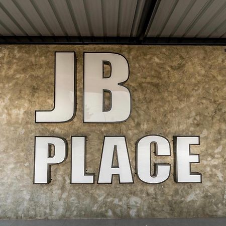 ناخون باتوم Jb Place المظهر الخارجي الصورة
