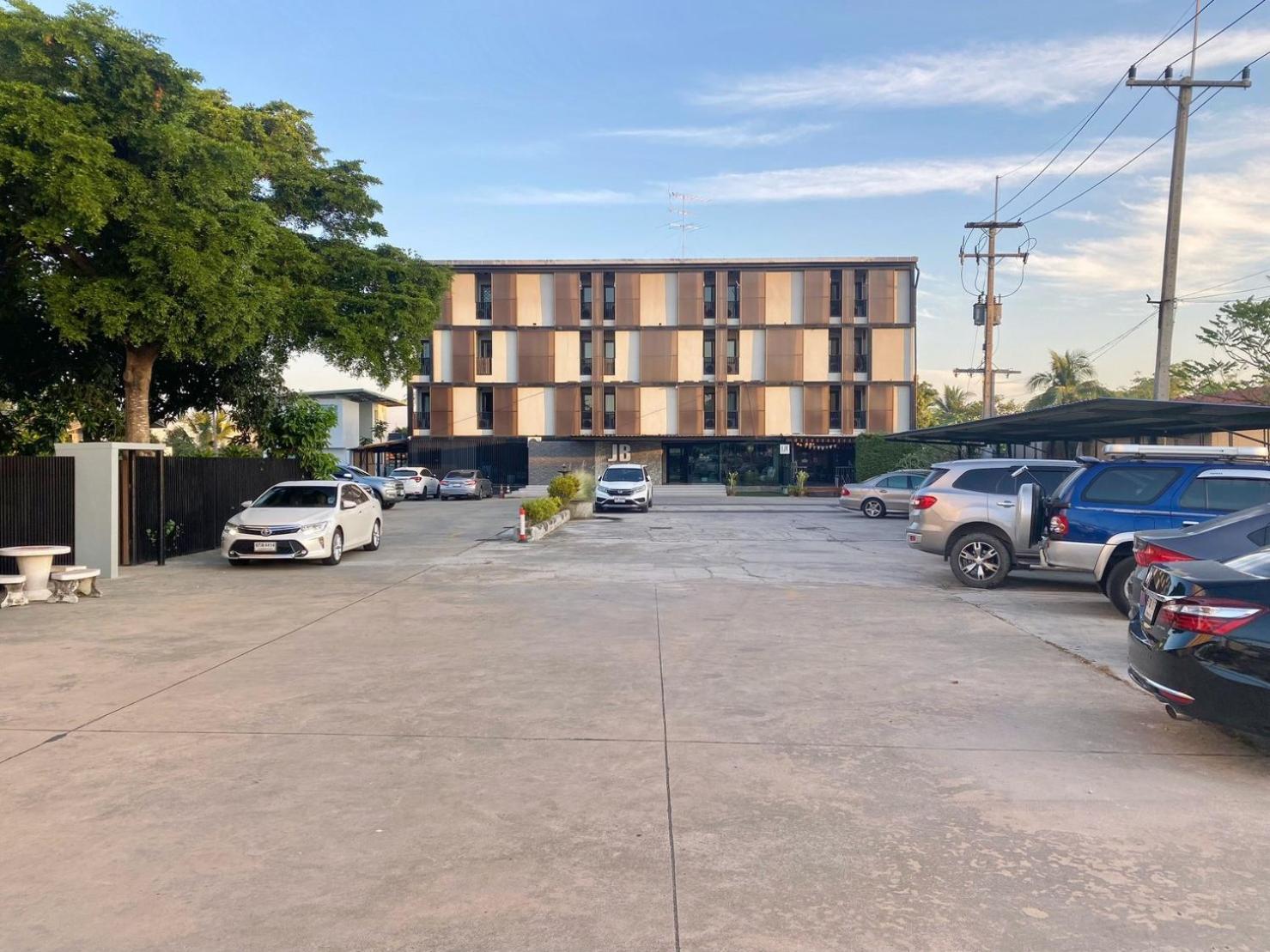 ناخون باتوم Jb Place المظهر الخارجي الصورة